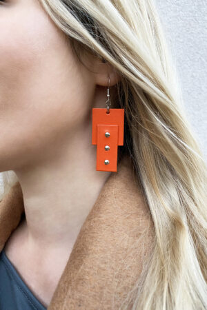 Model wears: EMMA earrings - Orange - BANIZS