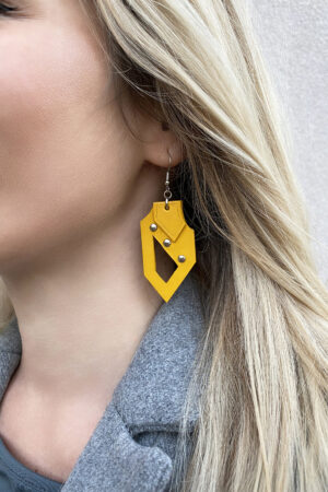 Model wears: GIULIANA - bold earrings - Yellow - BANIZS