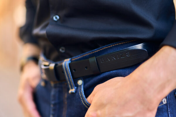 Model wears: ADAM belt - Black - BANIZS