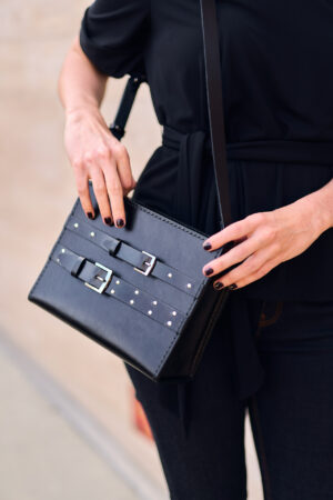 Model wears: ANIQUE bag - Black - BANIZS