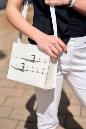 Model wears: ANIQUE bag - White - BANIZS