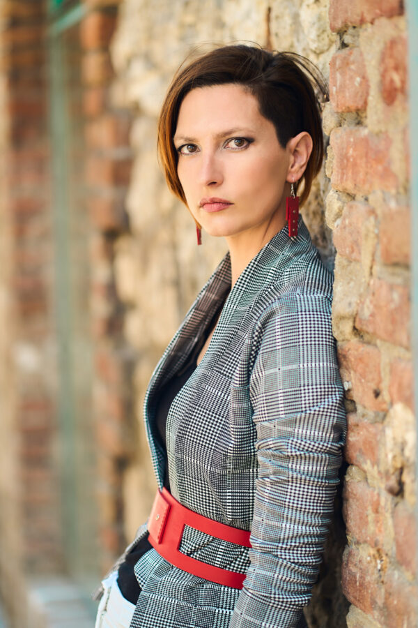 Model wears: EMMA belt - Red, EMMA earrings - Red - BANIZS