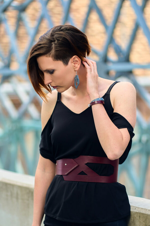 Model wears: GIULIANA belt - Bordeaux, HELENA bracelet - Bordeaux, GIULIANA - bold earrings - Gray - BANIZS