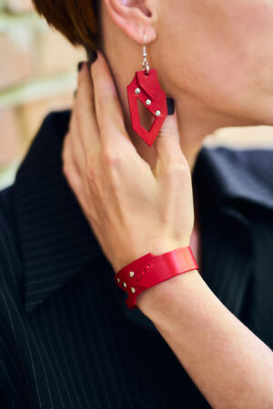 Model wears: GIULIANA - bold earrings - Red, GIULIANA bracelet - Red - BANIZS