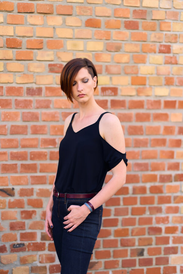 Model wears: HELENA bracelet - Bordeaux, ALEXANDRA belt - Bordeaux - BANIZS