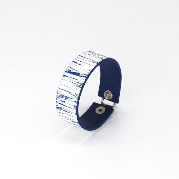 BANIZS Leather Goods - Patterned blue leather bracelet