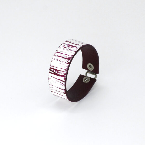 BANIZS Leather Goods - Patterned bordeaux leather bracelet