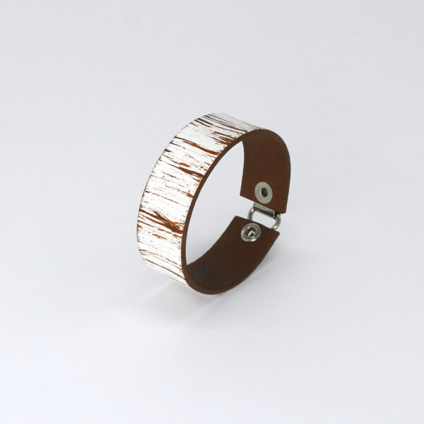 BANIZS Leather Goods - Patterned brown leather bracelet