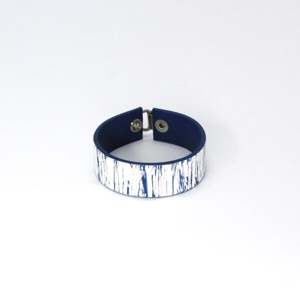 BANIZS Leather Goods - Patterned leather bracelet blue