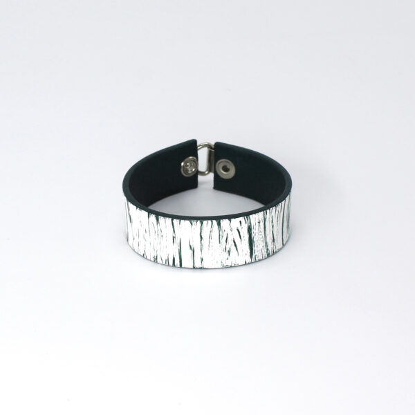 BANIZS Leather Goods - Patterned leather bracelet green