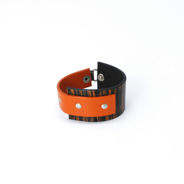BANIZS Leather Goods - Rectangular leather bracelet black - orange