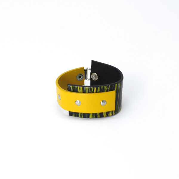BANIZS Leather Goods - Rectangular leather bracelet black - yellow