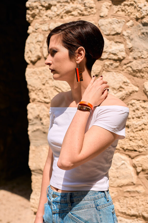 Double leather bracelet and layered earrings black - orange