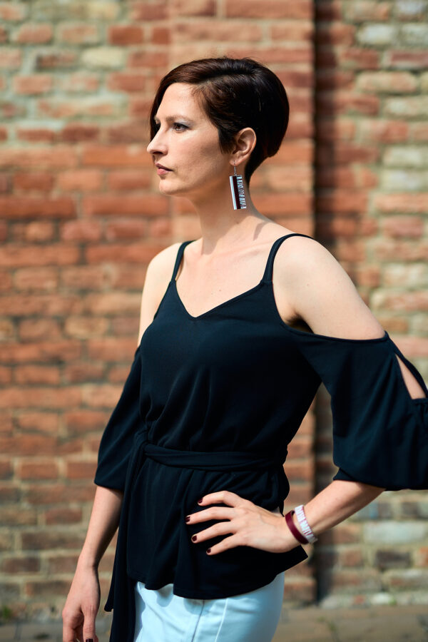 Double leather bracelet and layered leather earrings bordeaux