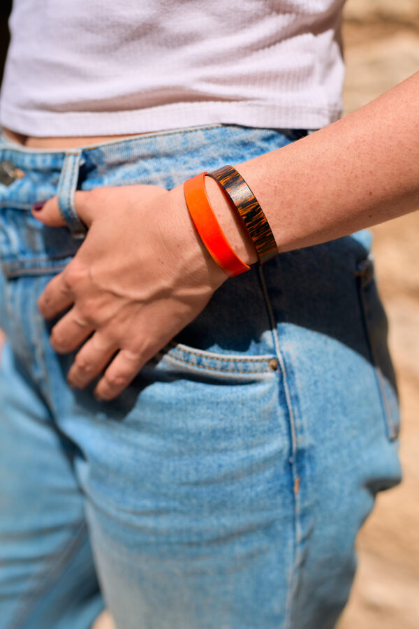 Double leather bracelet black - orange