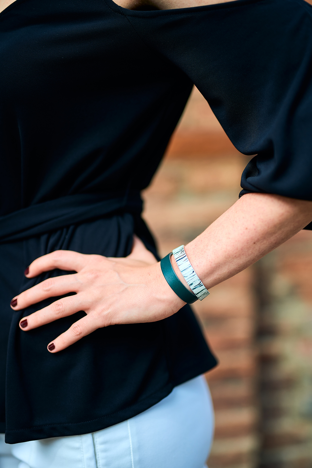 Double leather bracelet green
