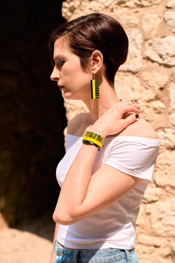 Layered leather bracelet and earrings yellow - black