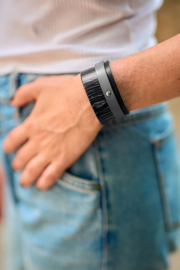 Layered leather bracelet black - gray
