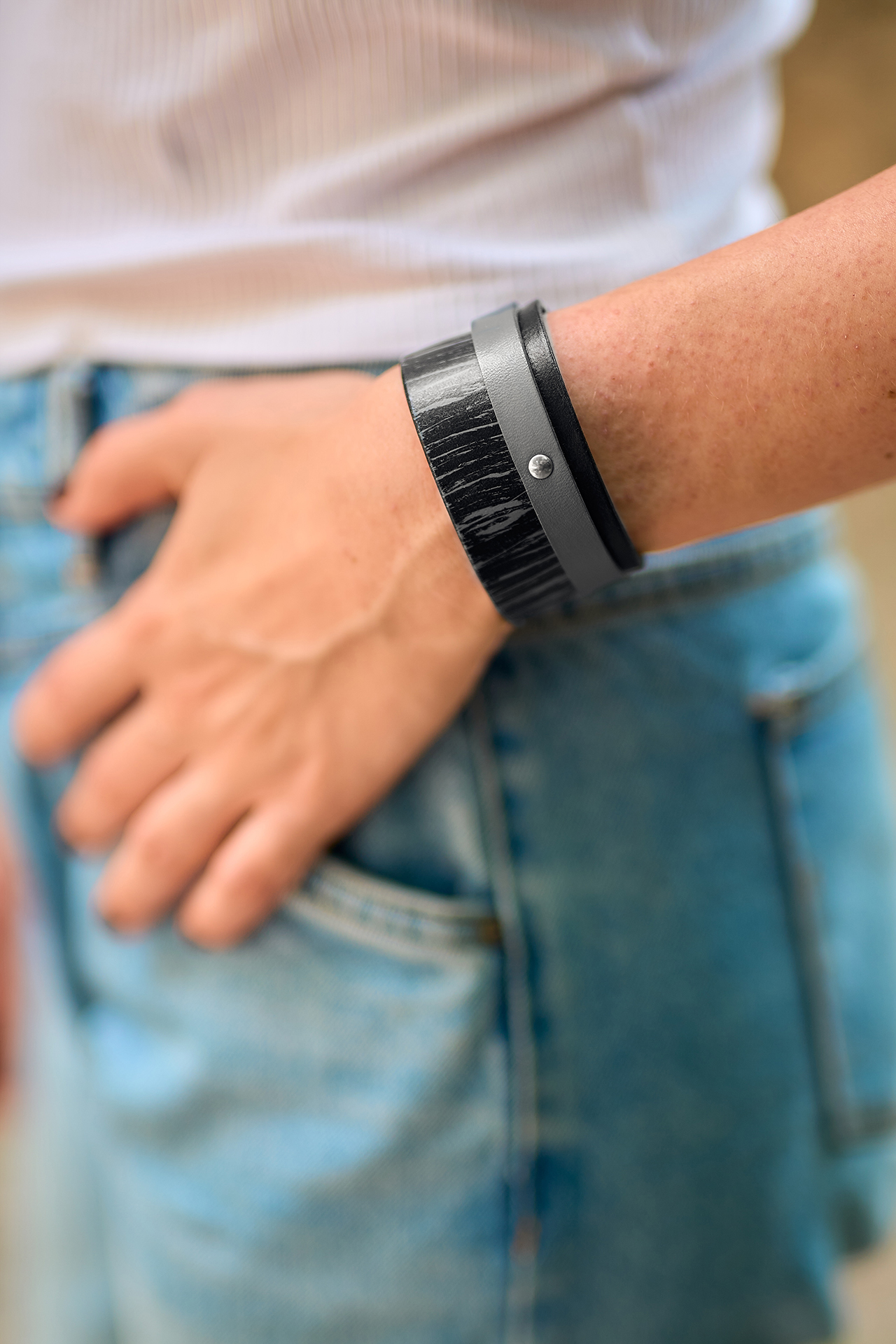 Layered leather bracelet black - gray