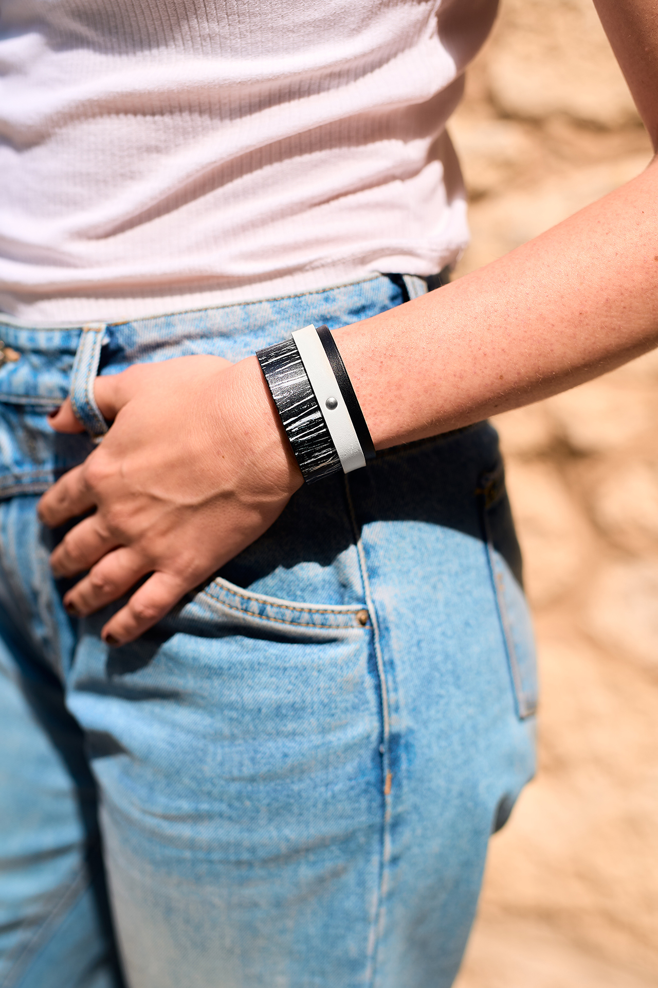 Layered leather bracelet black - white
