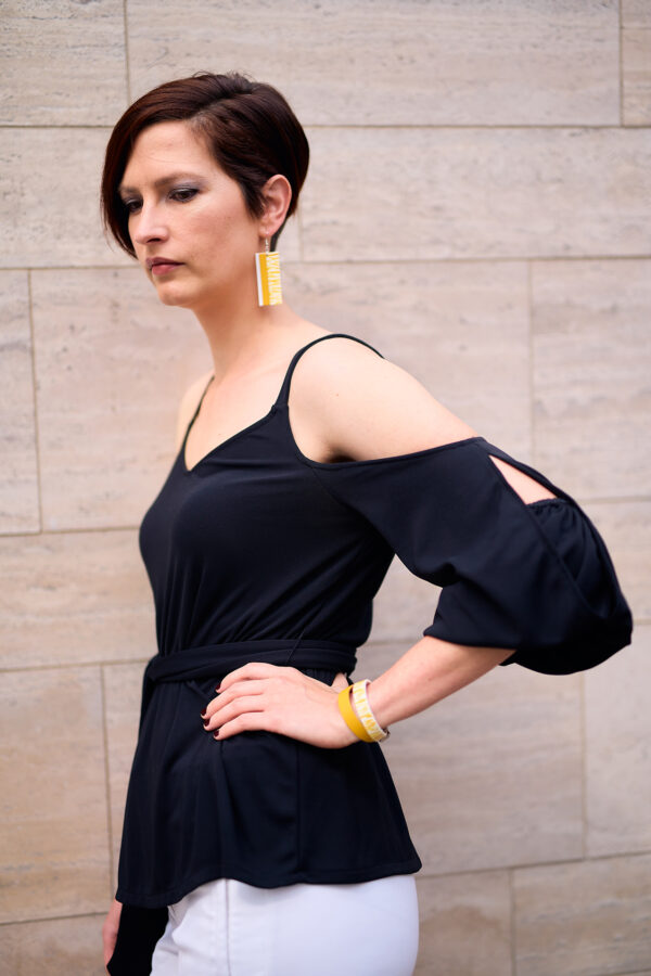 Layered leather earrings and double bracelet yellow