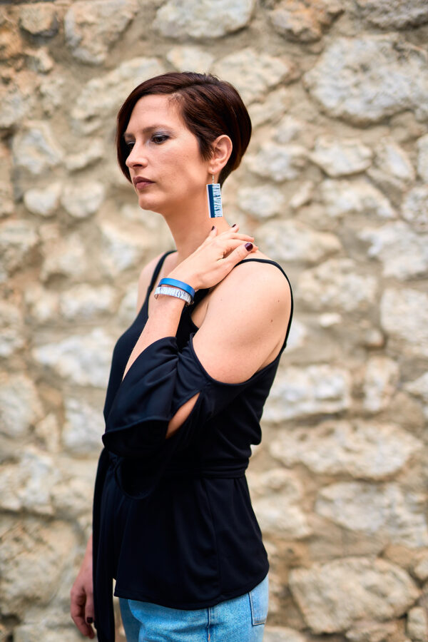 Layered leather earrings and double leather bracelet blue