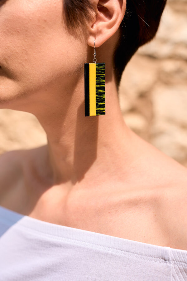 Layered leather earrings black - yellow