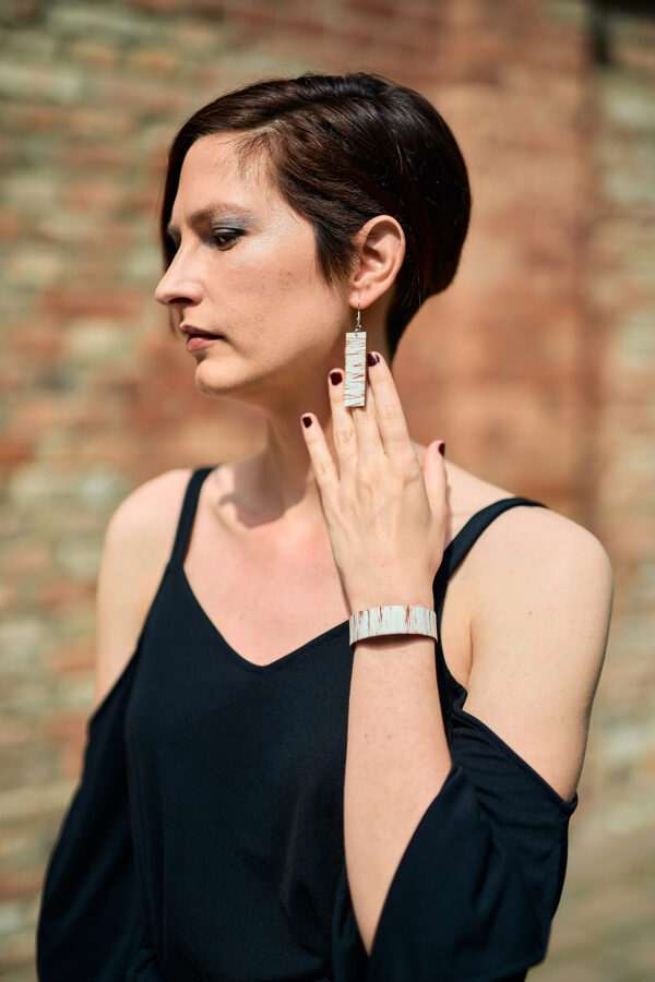 Patterned leather bracelet and earrings brown