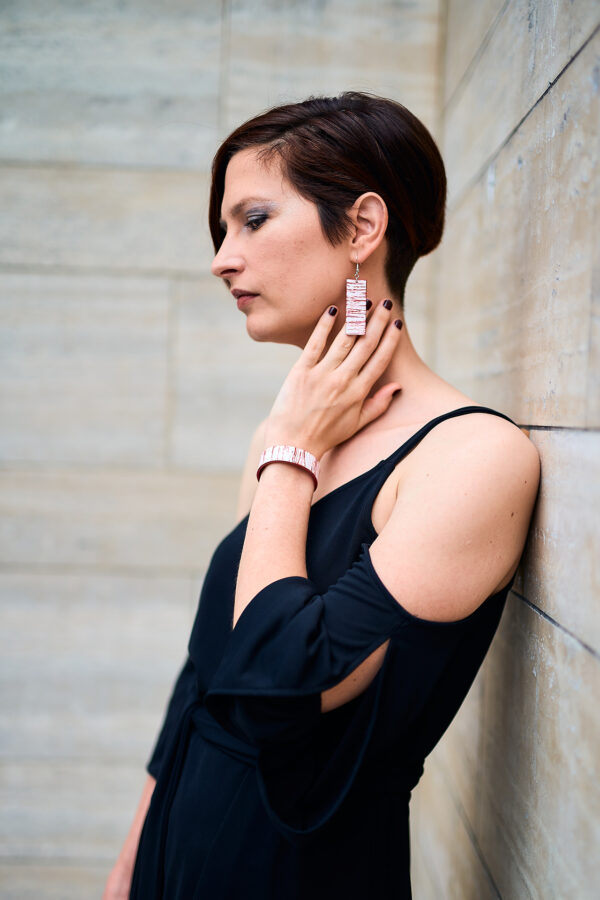 Patterned leather bracelet and earrings red