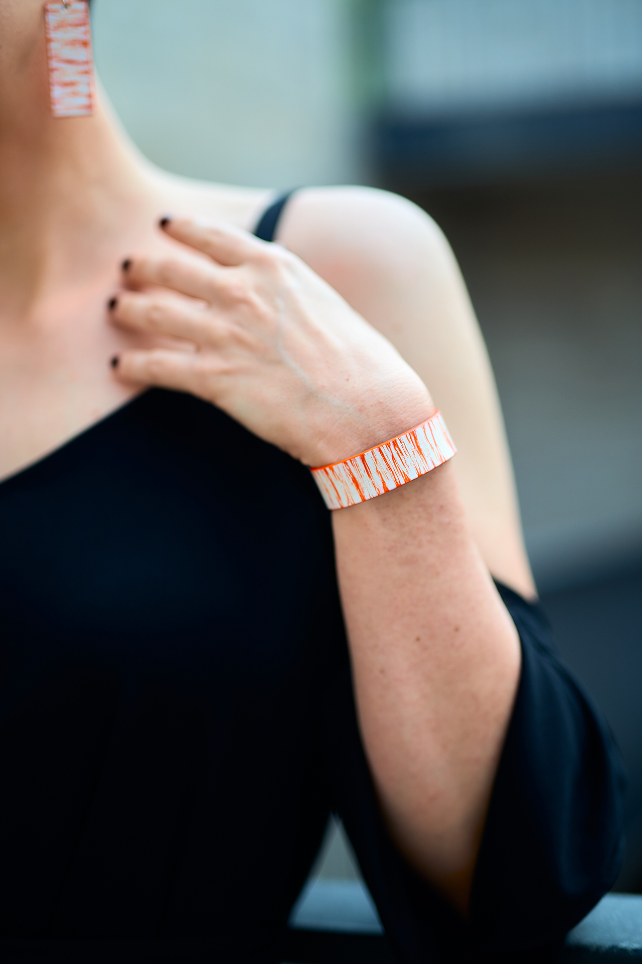 Patterned leather bracelet orange
