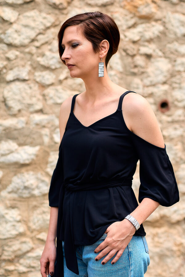 Patterned leather earrings and bracelet black