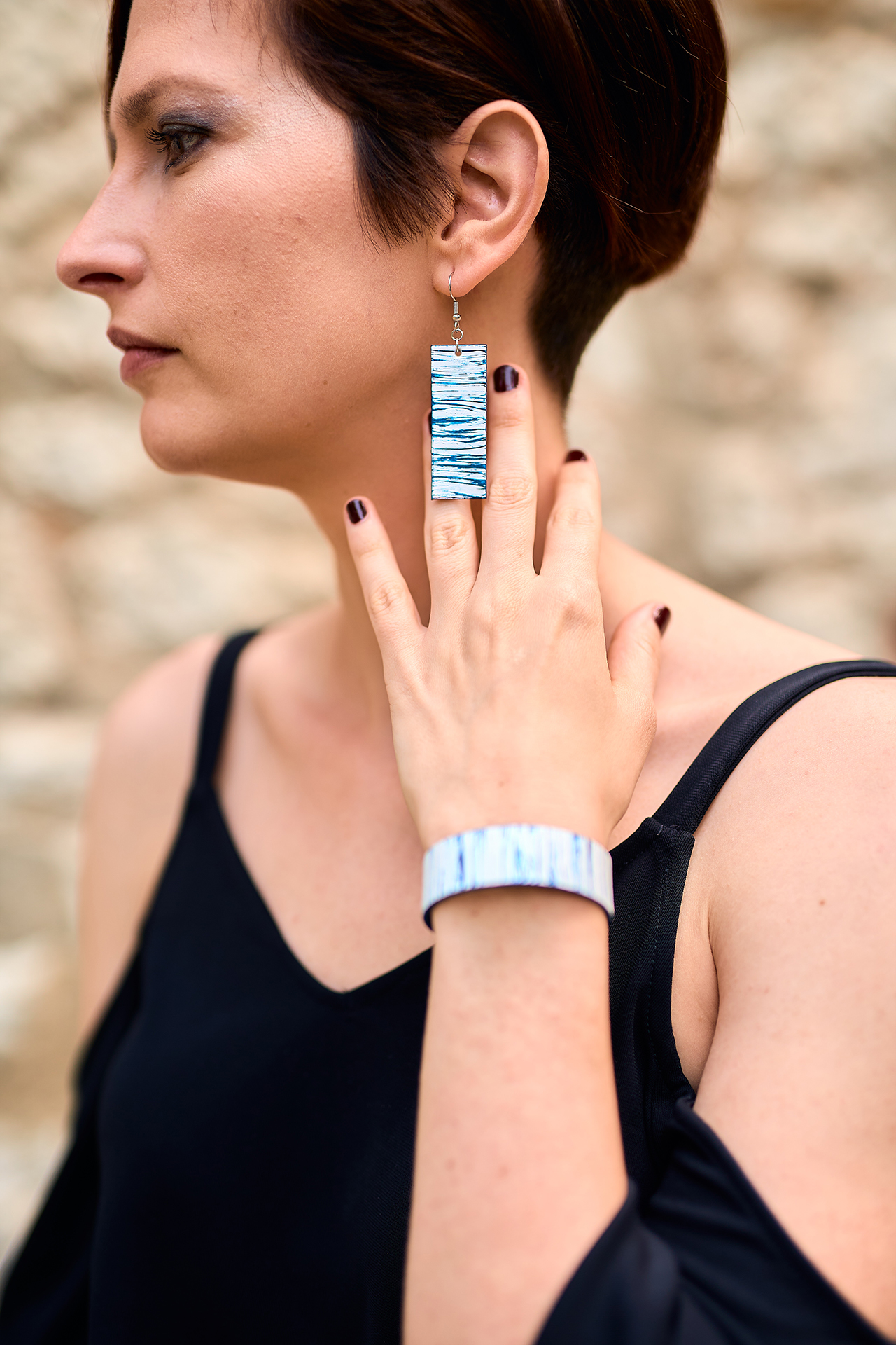 Patterned leather earrings and bracelet blue