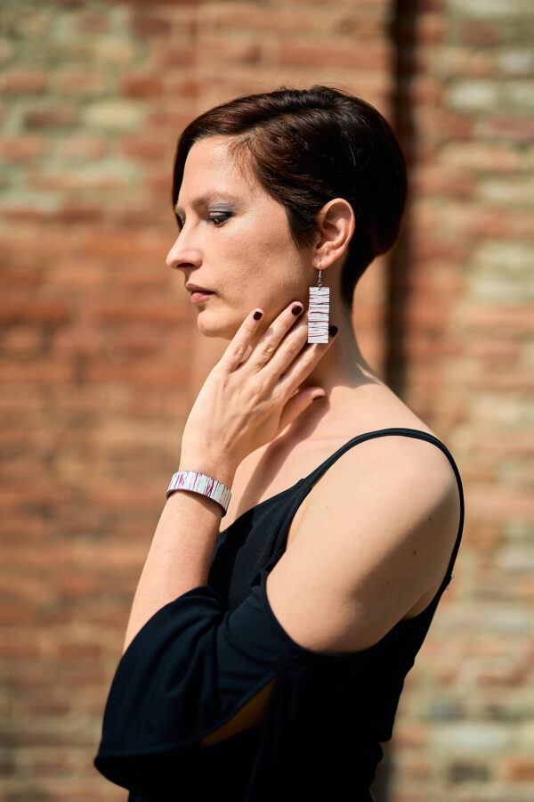 Patterned leather earrings and bracelet bordeaux