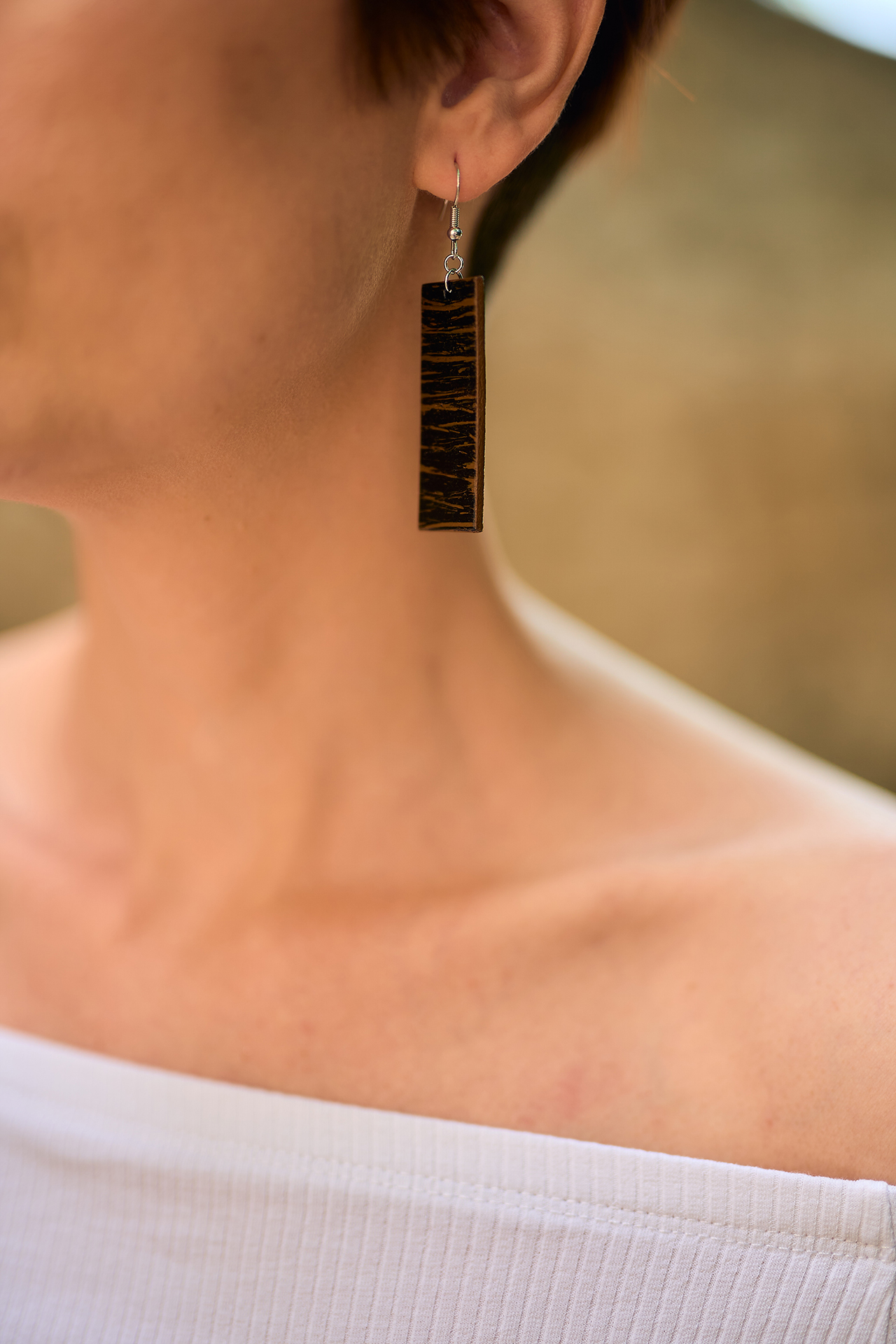 Patterned leather earrings black - brown