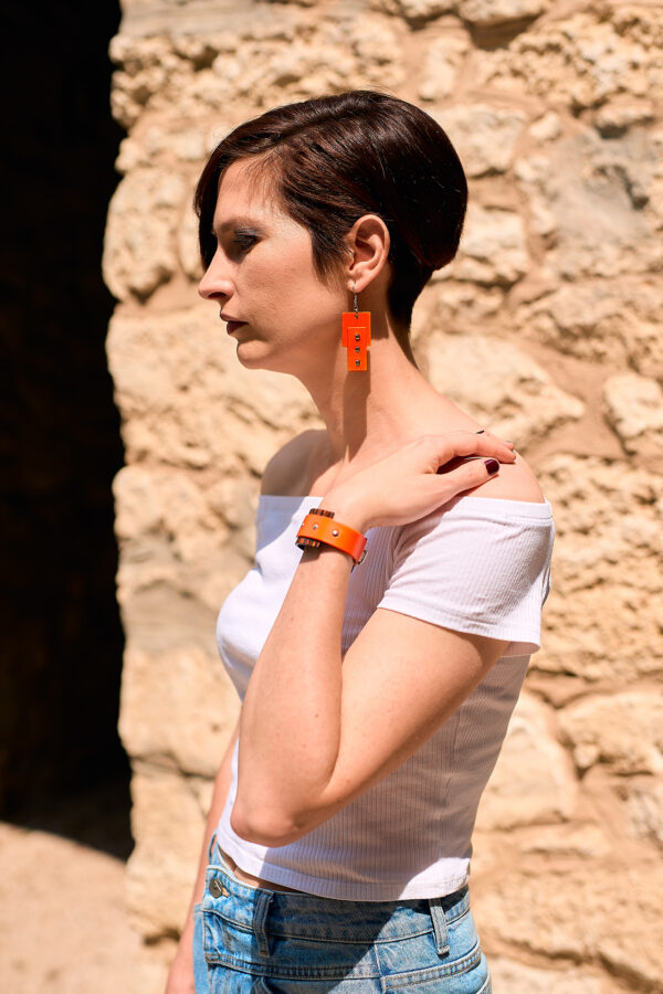 Rectangular leather bracelet and earrings black - orange