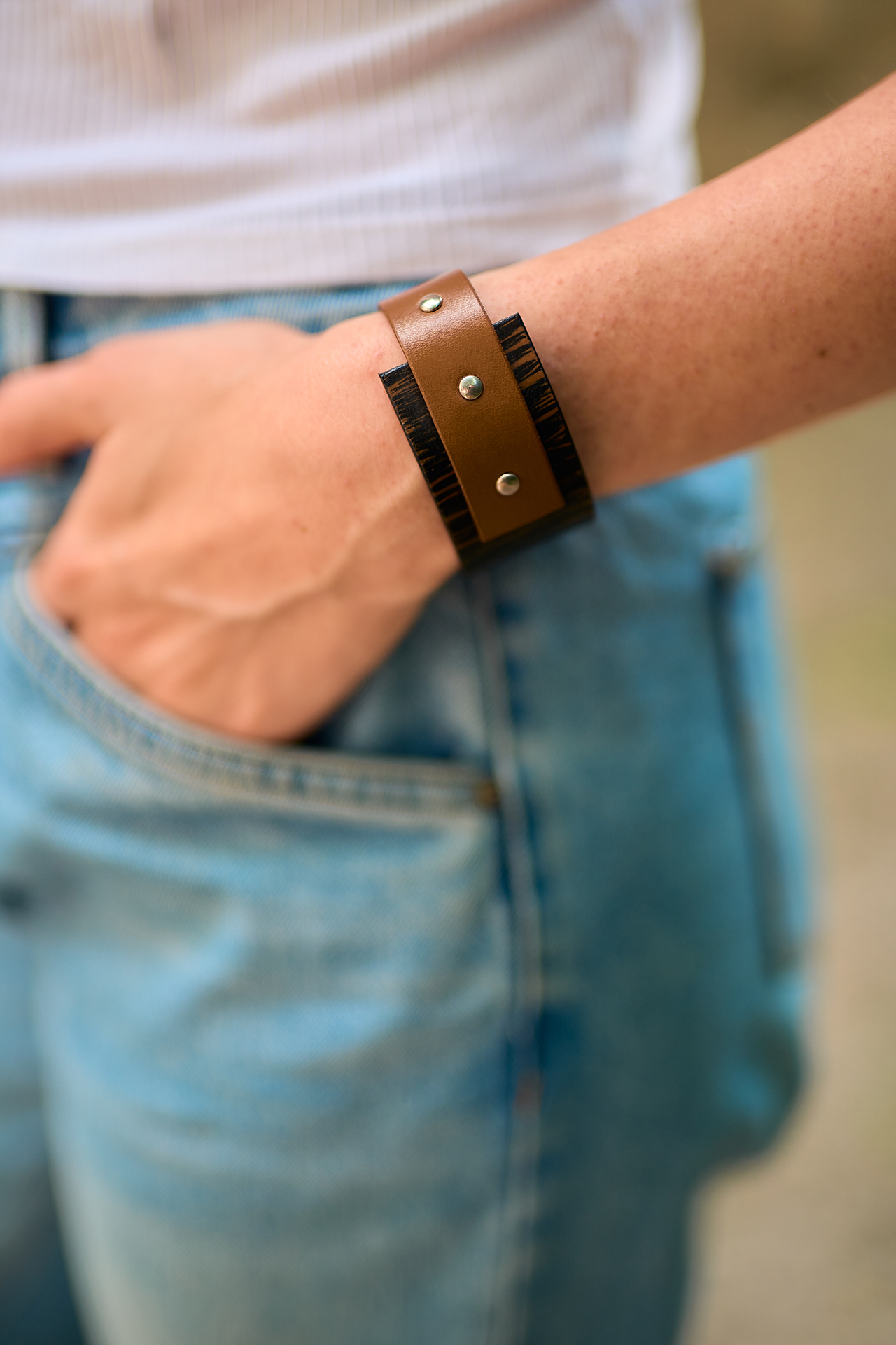 Rectangular leather bracelet black - brown