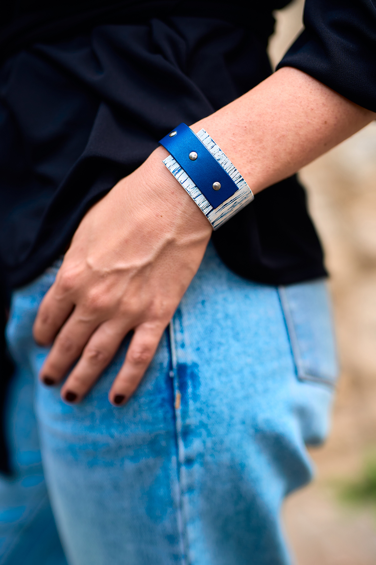 Rectangular leather bracelet blue