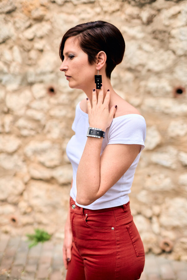 Rectangular leather bracelet, earrings black