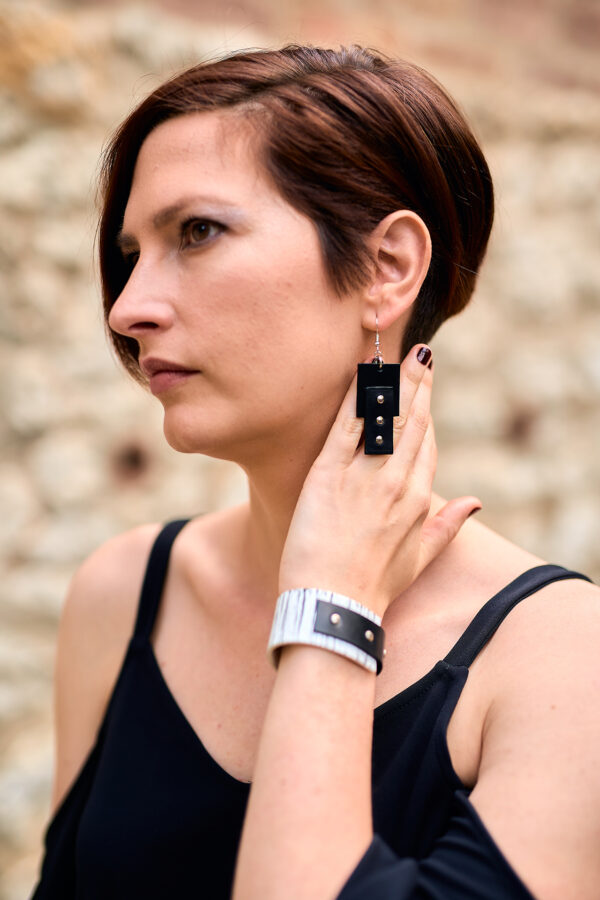 Rectangular leather earrings, bracelet black