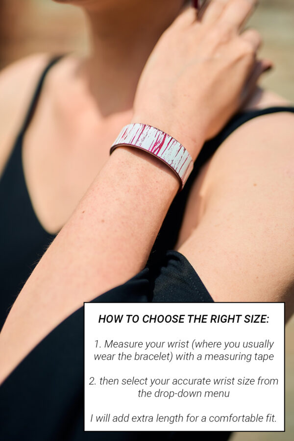 Patterned leather bracelet bordeaux